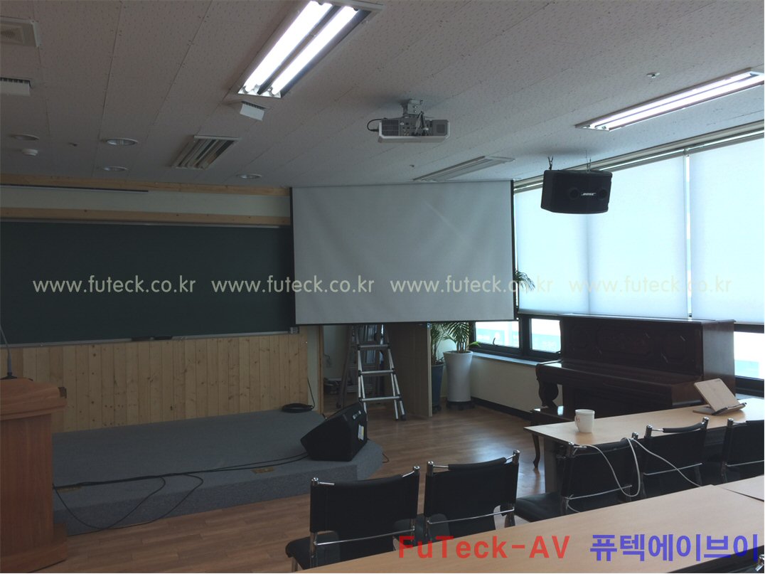 [1539-0528] 더누림교회 - 프로젝터 04.jpg
